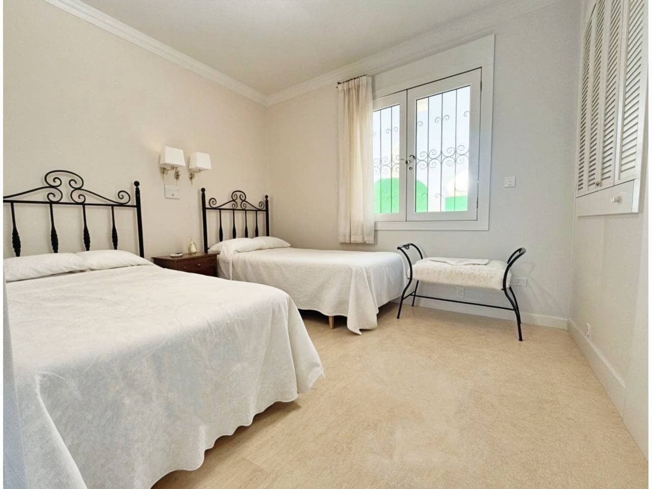 4 bedroom Villa for sale in Oliva Nova with pool garage - € 868,000 (Ref: 9425870)