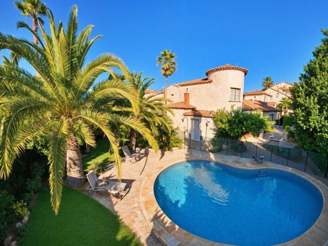 4 bedroom Villa for sale in Oliva Nova, Oliva with pool garage - € 868,000 (Ref: 9425870)