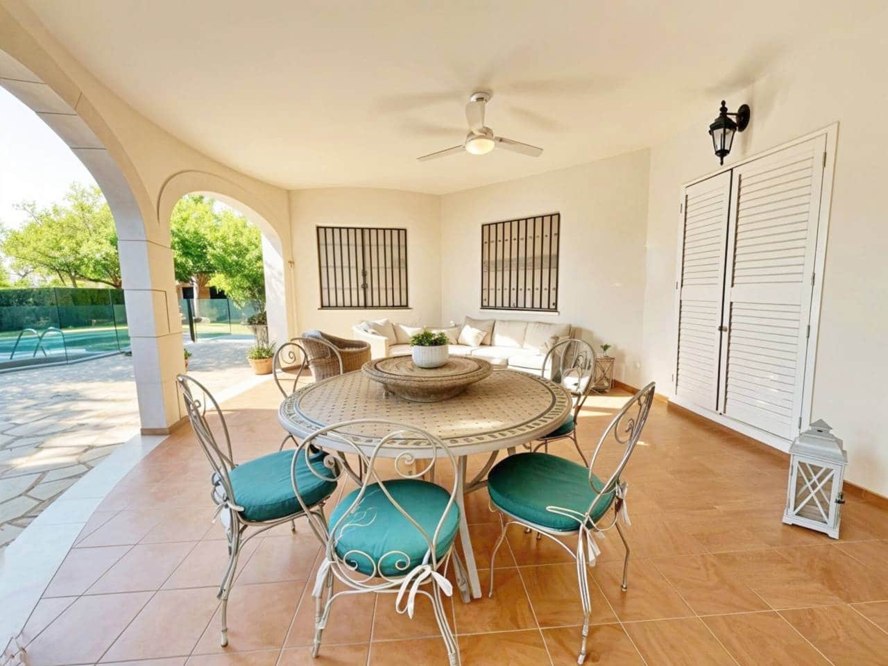 4 bedroom Villa for sale in Oliva Nova with pool garage - € 868,000 (Ref: 9425870)