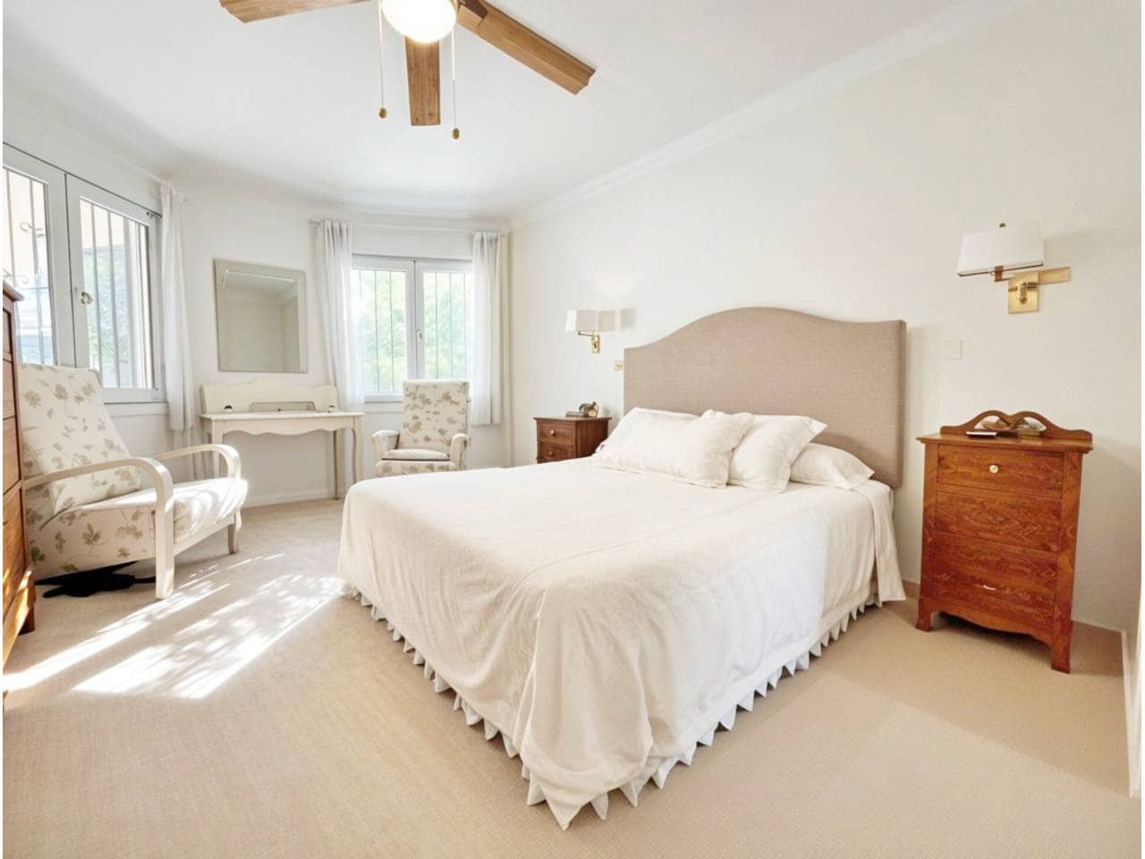 4 bedroom Villa for sale in Oliva Nova with pool garage - € 868,000 (Ref: 9425870)