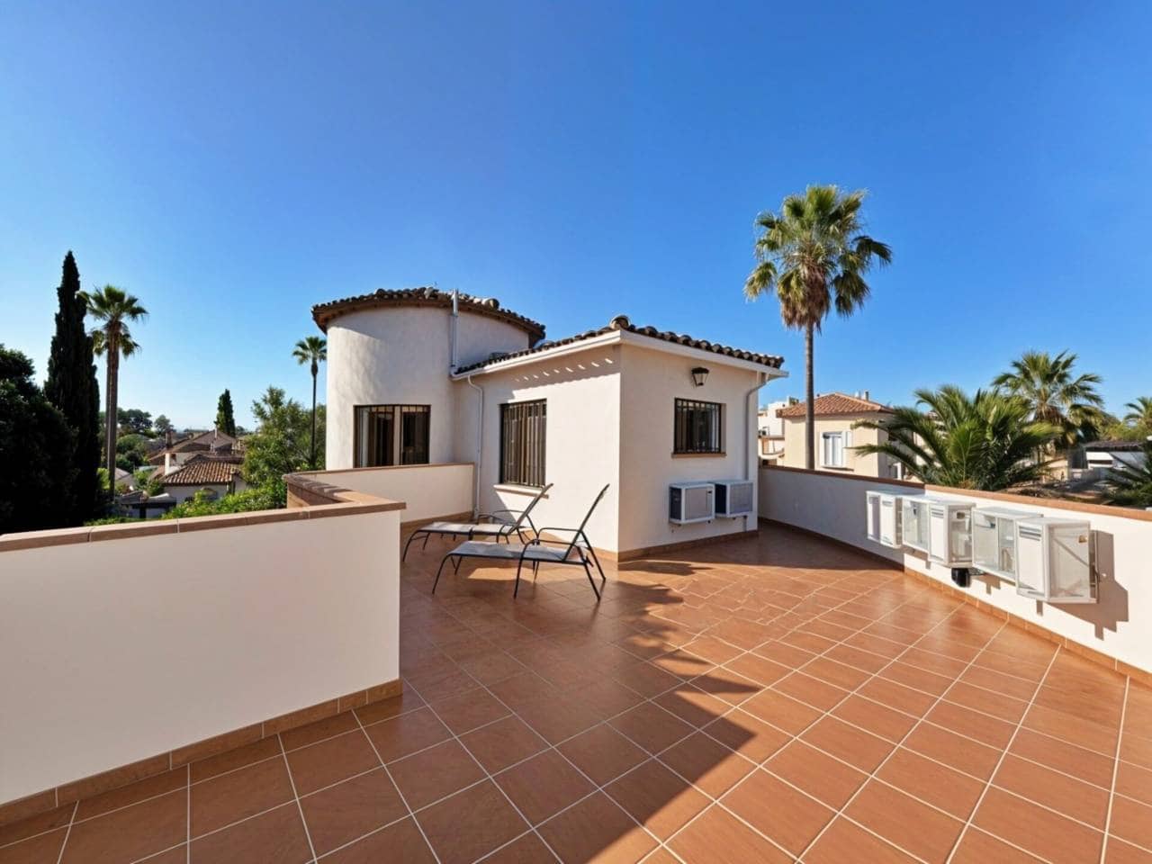 4 bedroom Villa for sale in Oliva Nova with pool garage - € 868,000 (Ref: 9425870)