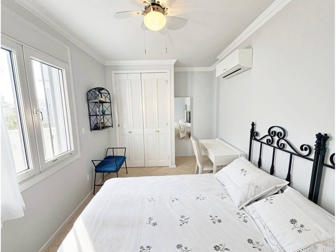 4 bedroom Villa for sale in Oliva Nova with pool garage - € 868,000 (Ref: 9425870)