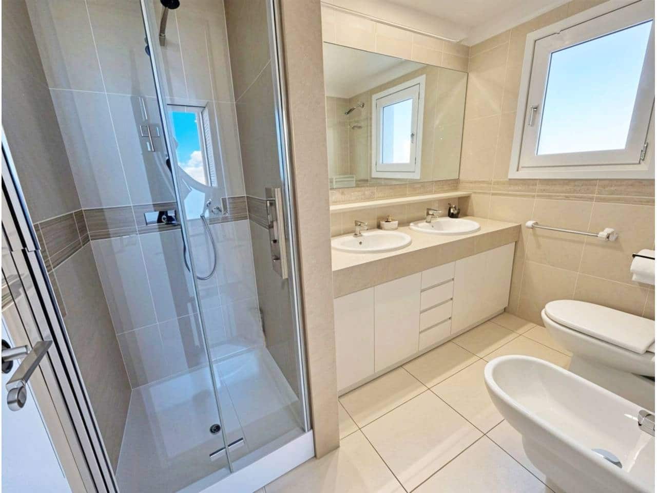 4 bedroom Villa for sale in Oliva Nova with pool garage - € 868,000 (Ref: 9425870)