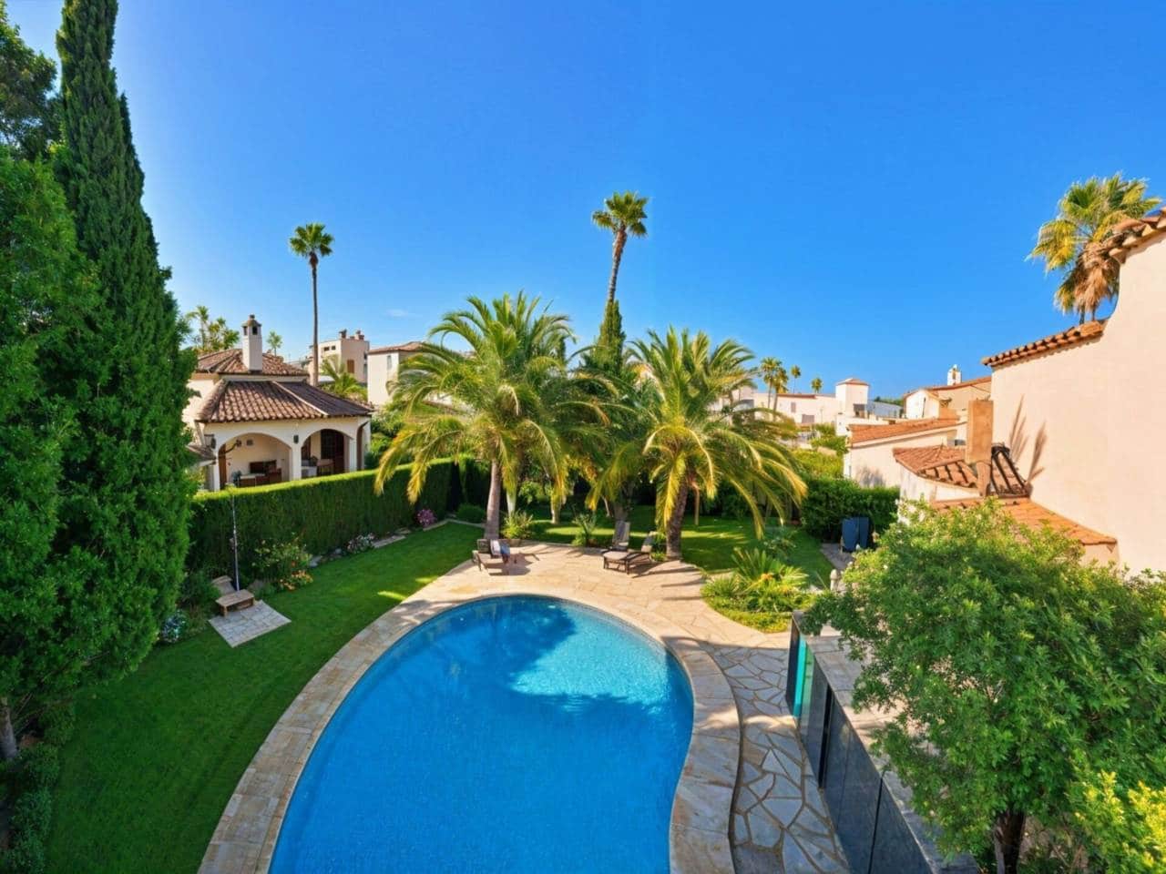 4 bedroom Villa for sale in Oliva Nova with pool garage - € 868,000 (Ref: 9425870)