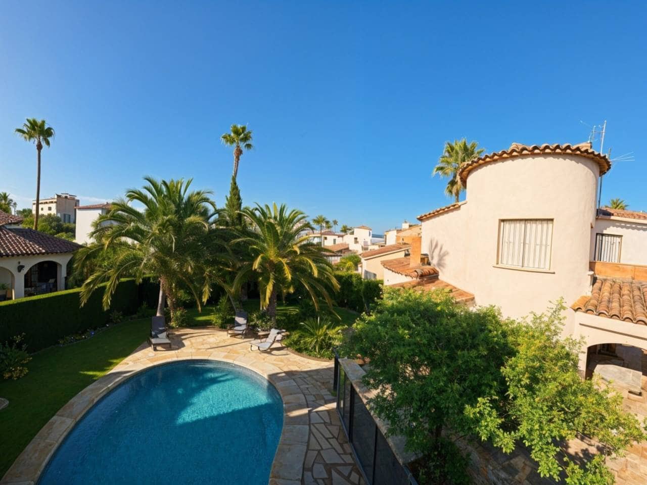 4 bedroom Villa for sale in Oliva Nova with pool garage - € 868,000 (Ref: 9425870)