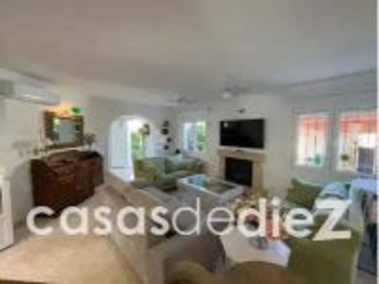 4 bedroom Villa for sale in Oliva Nova with pool garage - € 868,000 (Ref: 9425870)