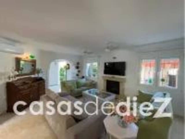 4 sypialnia Willa na sprzedaż w Oliva Nova, Oliva z basenem garażem - 868 000 € (Ref: 9425870)