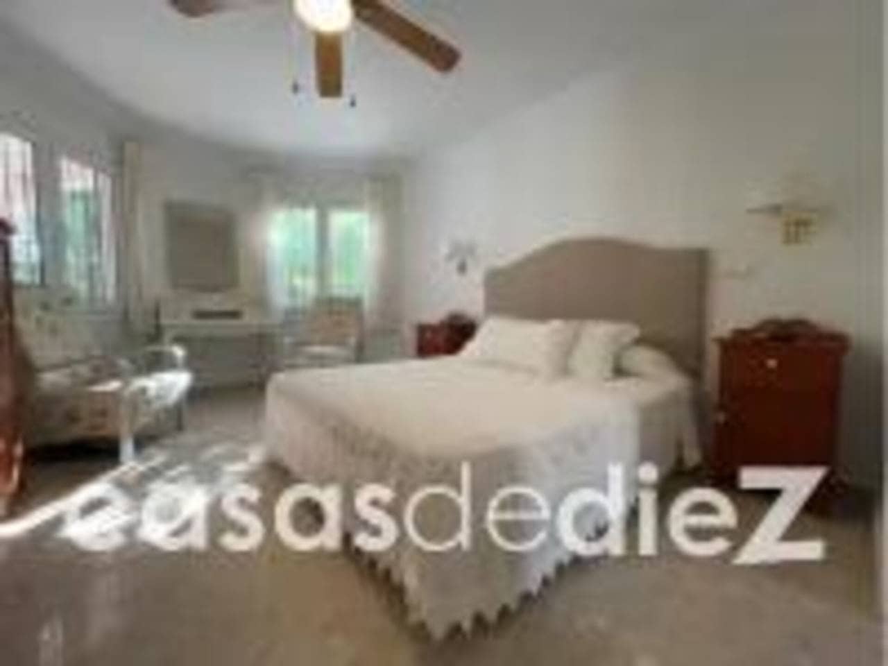 4 bedroom Villa for sale in Oliva Nova with pool garage - € 868,000 (Ref: 9425870)