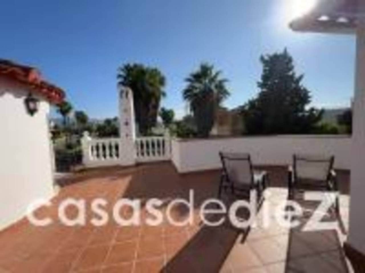 4 bedroom Villa for sale in Oliva Nova with pool garage - € 868,000 (Ref: 9425870)