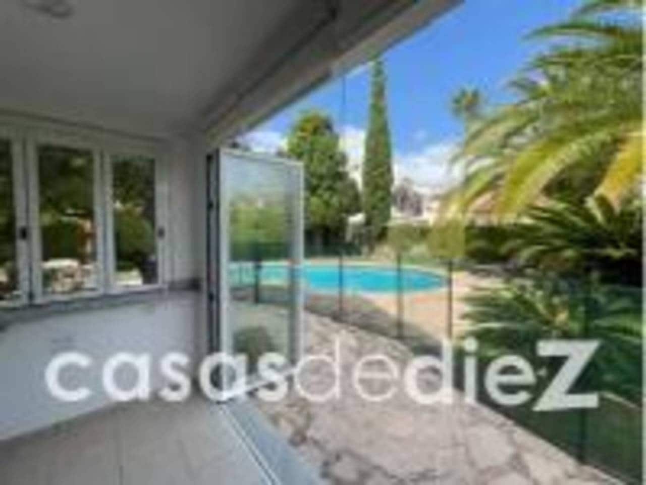 4 bedroom Villa for sale in Oliva Nova with pool garage - € 868,000 (Ref: 9425870)