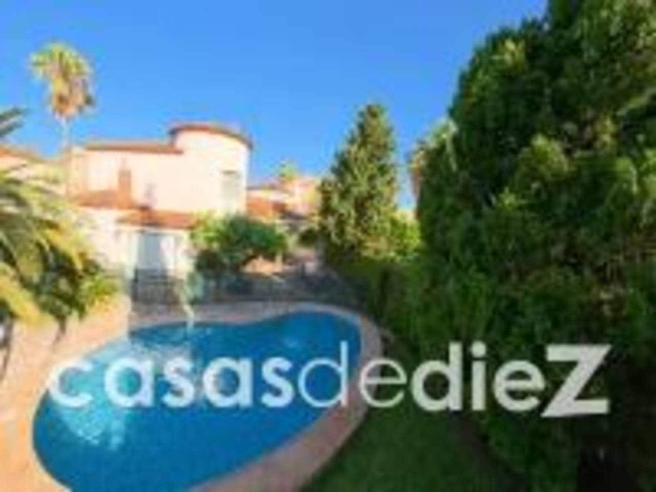 4 bedroom Villa for sale in Oliva Nova with pool garage - € 868,000 (Ref: 9425870)