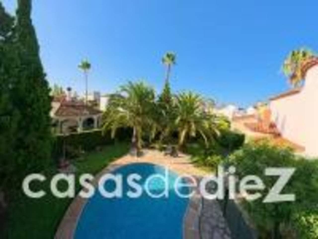 4 bedroom Villa for sale in Oliva Nova with pool garage - € 868,000 (Ref: 9425870)