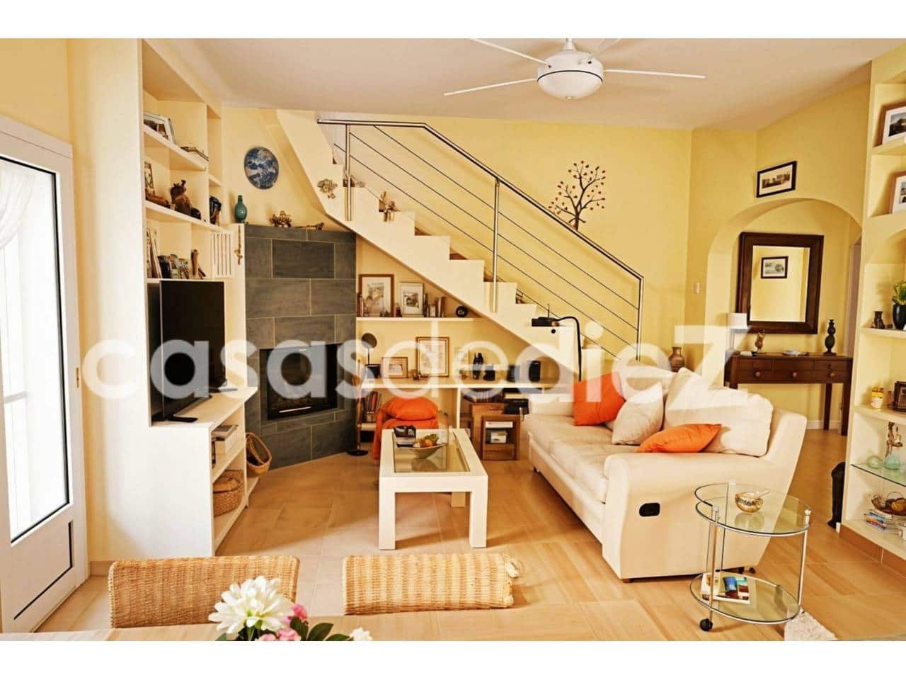 4 bedroom Villa for sale in Oliva Nova with pool garage - € 825,000 (Ref: 9425871)