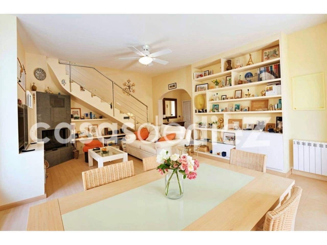 4 bedroom Villa for sale in Oliva Nova with pool garage - € 825,000 (Ref: 9425871)