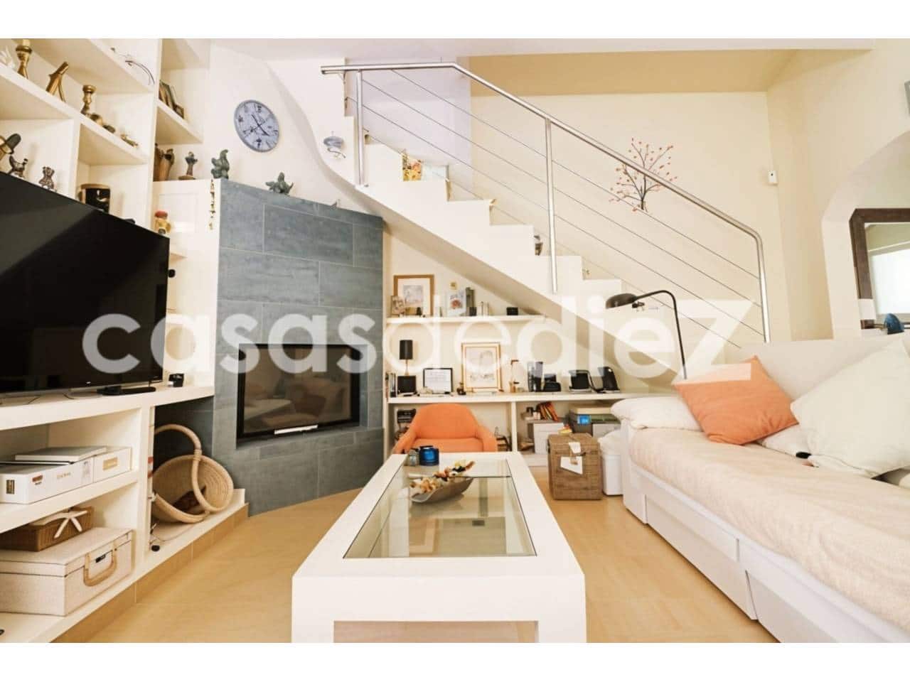 4 bedroom Villa for sale in Oliva Nova with pool garage - € 825,000 (Ref: 9425871)