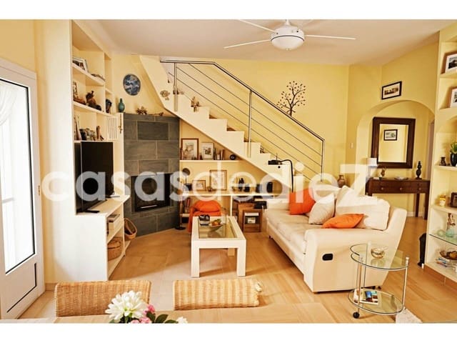 4 chambre Villa/Maison à vendre à Oliva Nova, Oliva avec piscine garage - 825 000 € (Ref: 9425871)