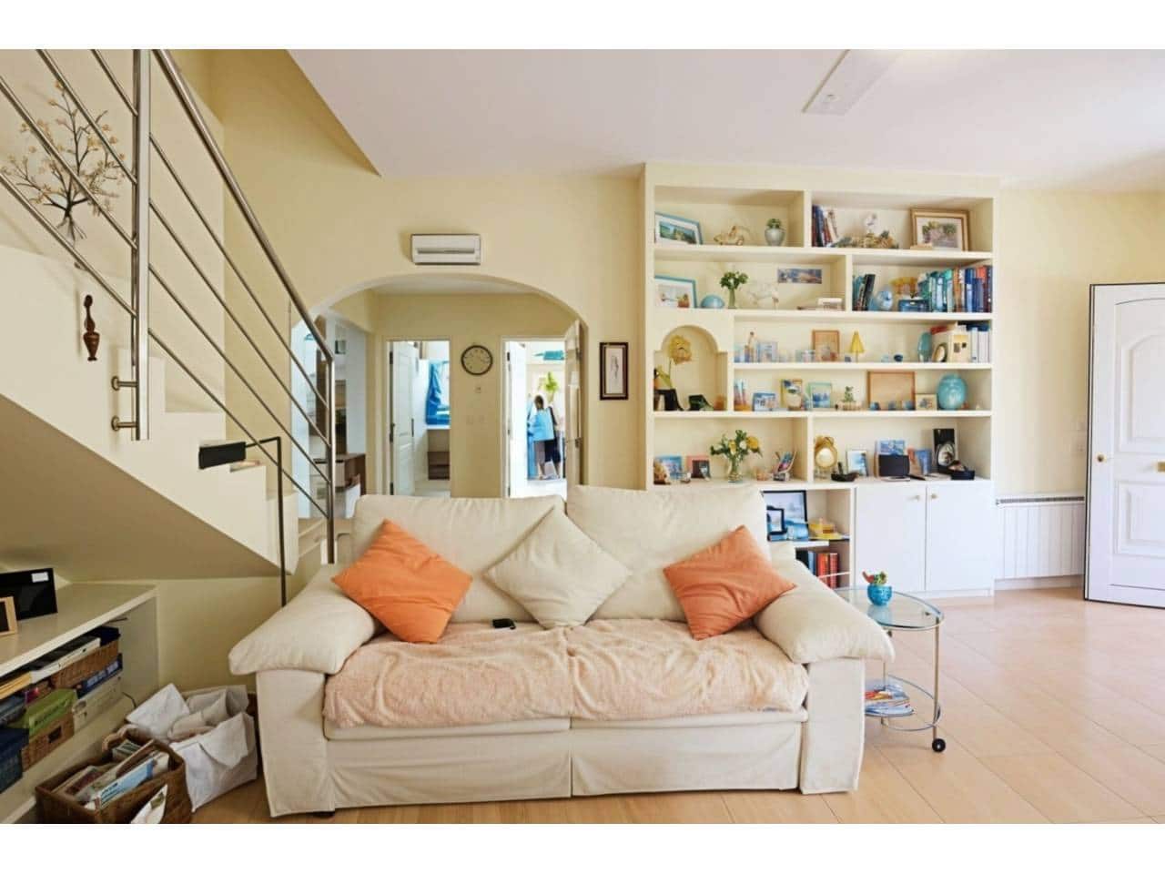 4 bedroom Villa for sale in Oliva Nova with pool garage - € 825,000 (Ref: 9425871)