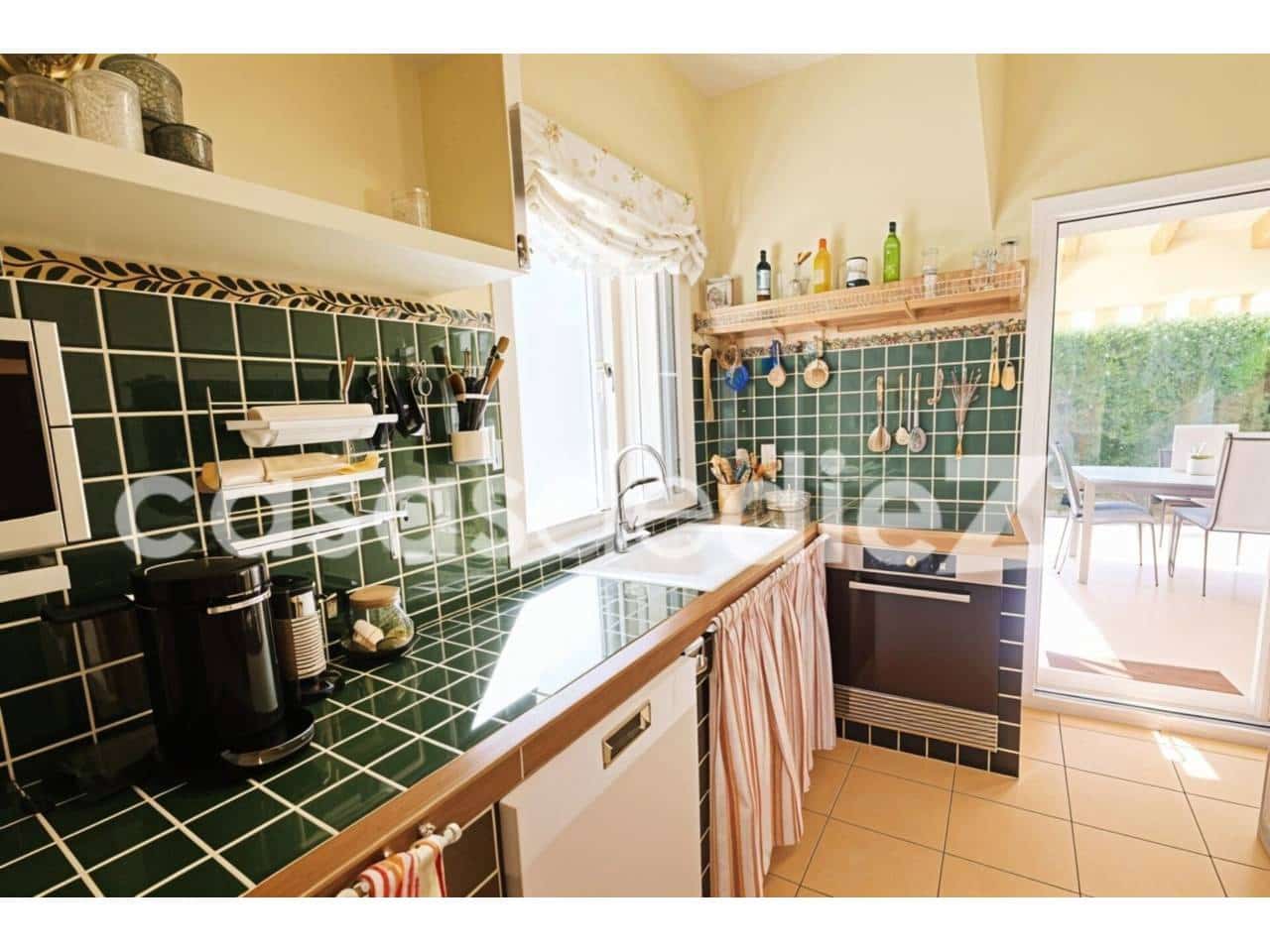 4 bedroom Villa for sale in Oliva Nova with pool garage - € 825,000 (Ref: 9425871)