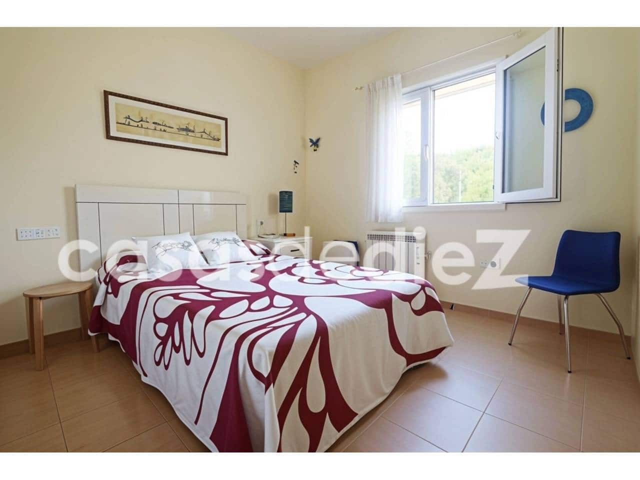 4 bedroom Villa for sale in Oliva Nova with pool garage - € 825,000 (Ref: 9425871)