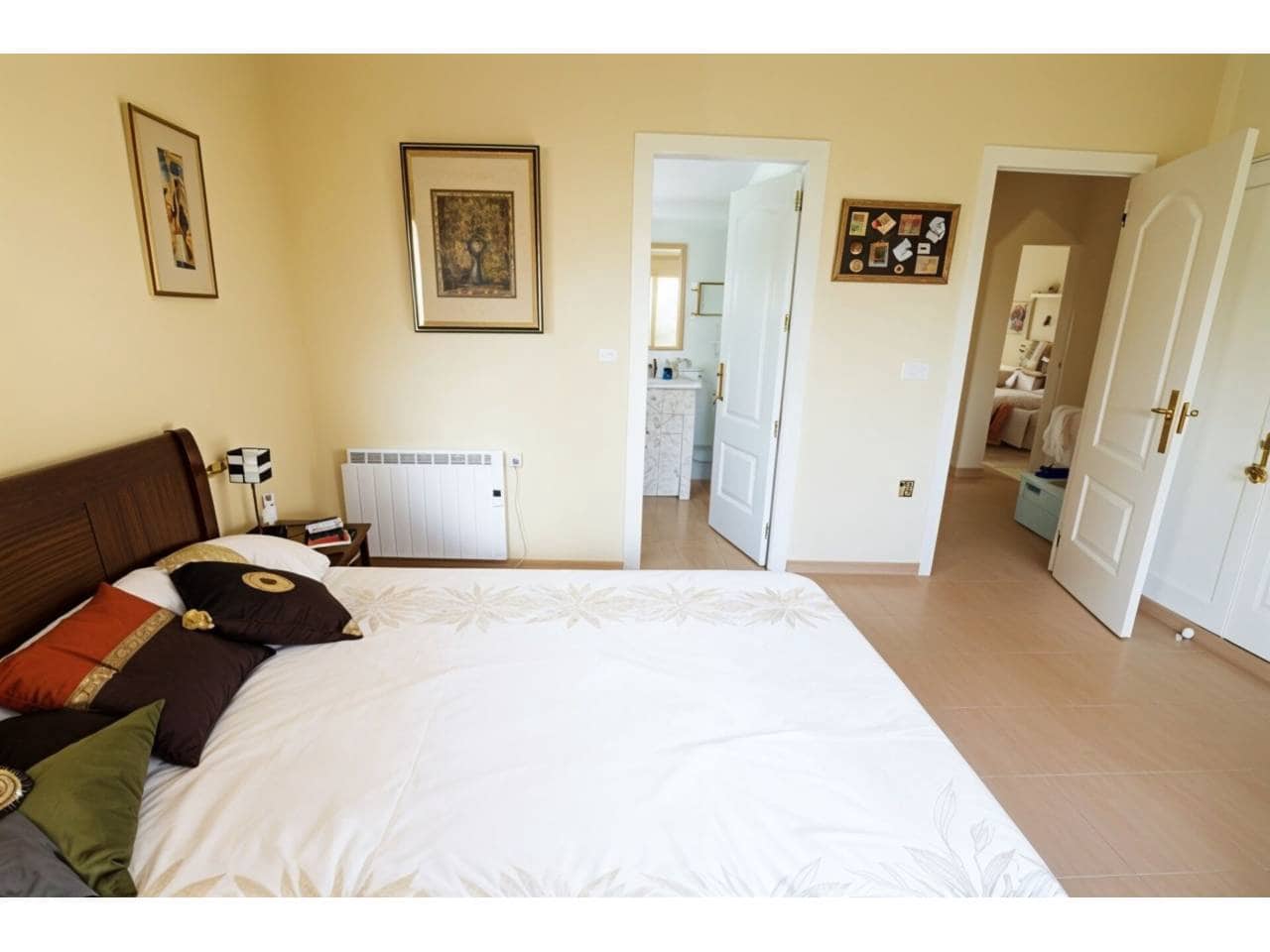 4 bedroom Villa for sale in Oliva Nova with pool garage - € 825,000 (Ref: 9425871)