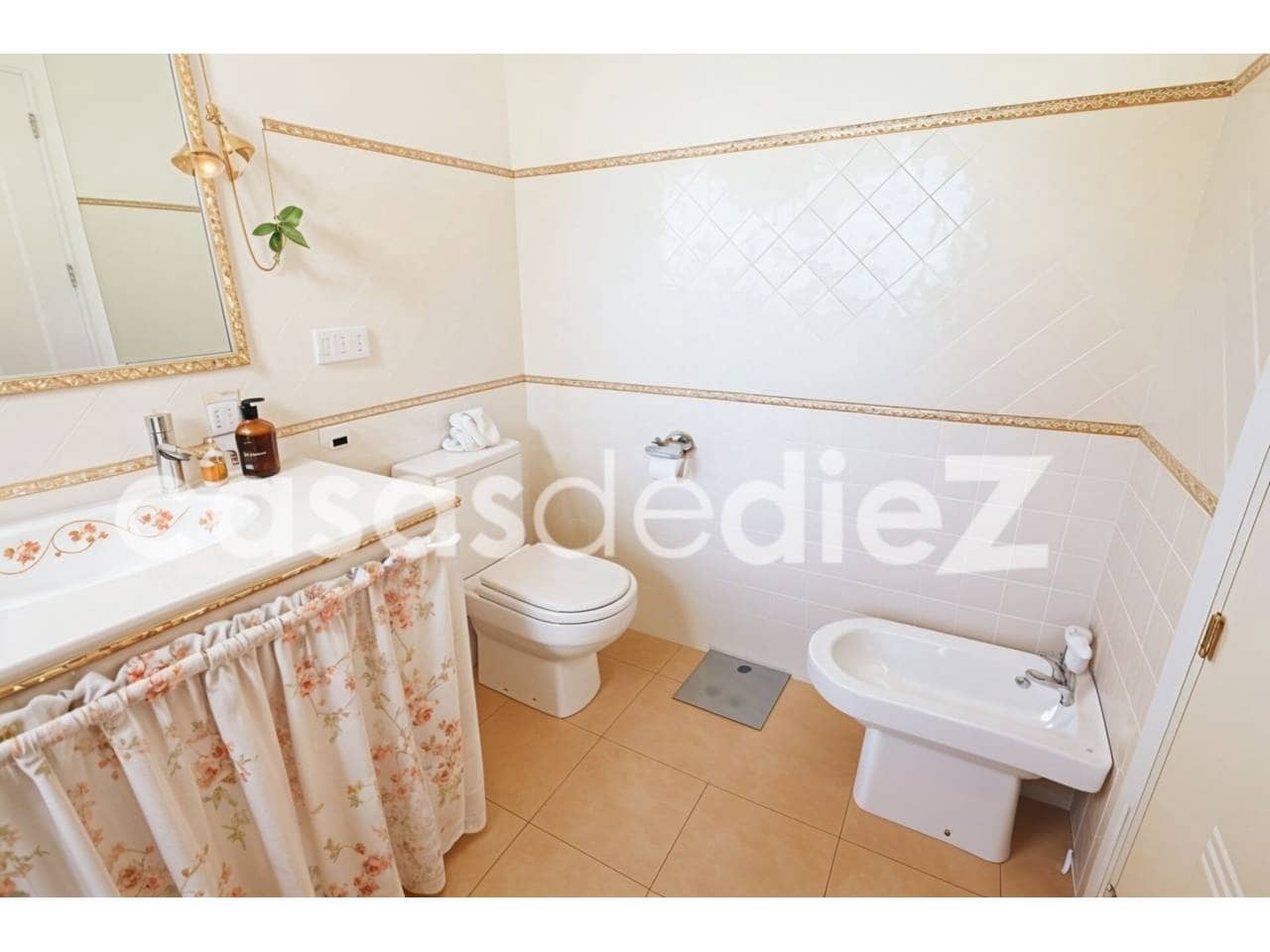 4 bedroom Villa for sale in Oliva Nova with pool garage - € 825,000 (Ref: 9425871)