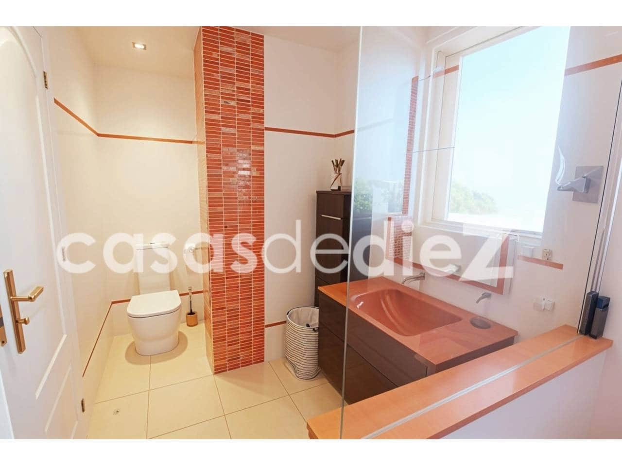 4 bedroom Villa for sale in Oliva Nova with pool garage - € 825,000 (Ref: 9425871)