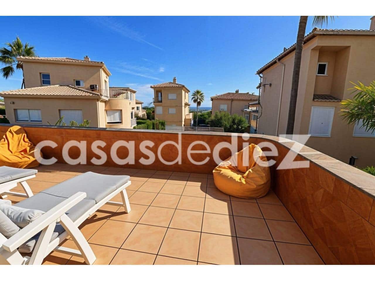 4 bedroom Villa for sale in Oliva Nova with pool garage - € 825,000 (Ref: 9425871)