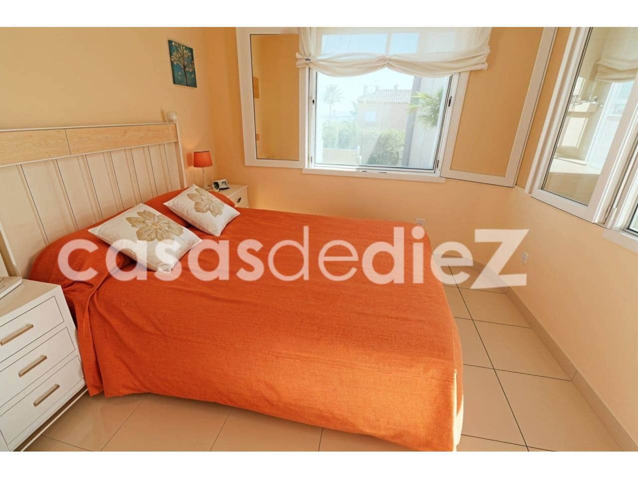 4 bedroom Villa for sale in Oliva Nova with pool garage - € 825,000 (Ref: 9425871)