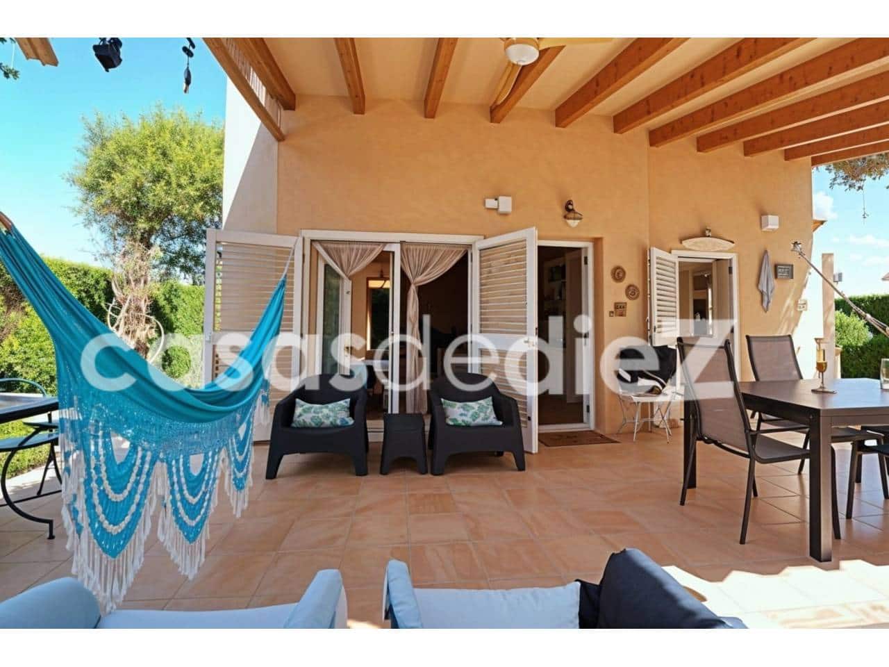 4 bedroom Villa for sale in Oliva Nova with pool garage - € 825,000 (Ref: 9425871)