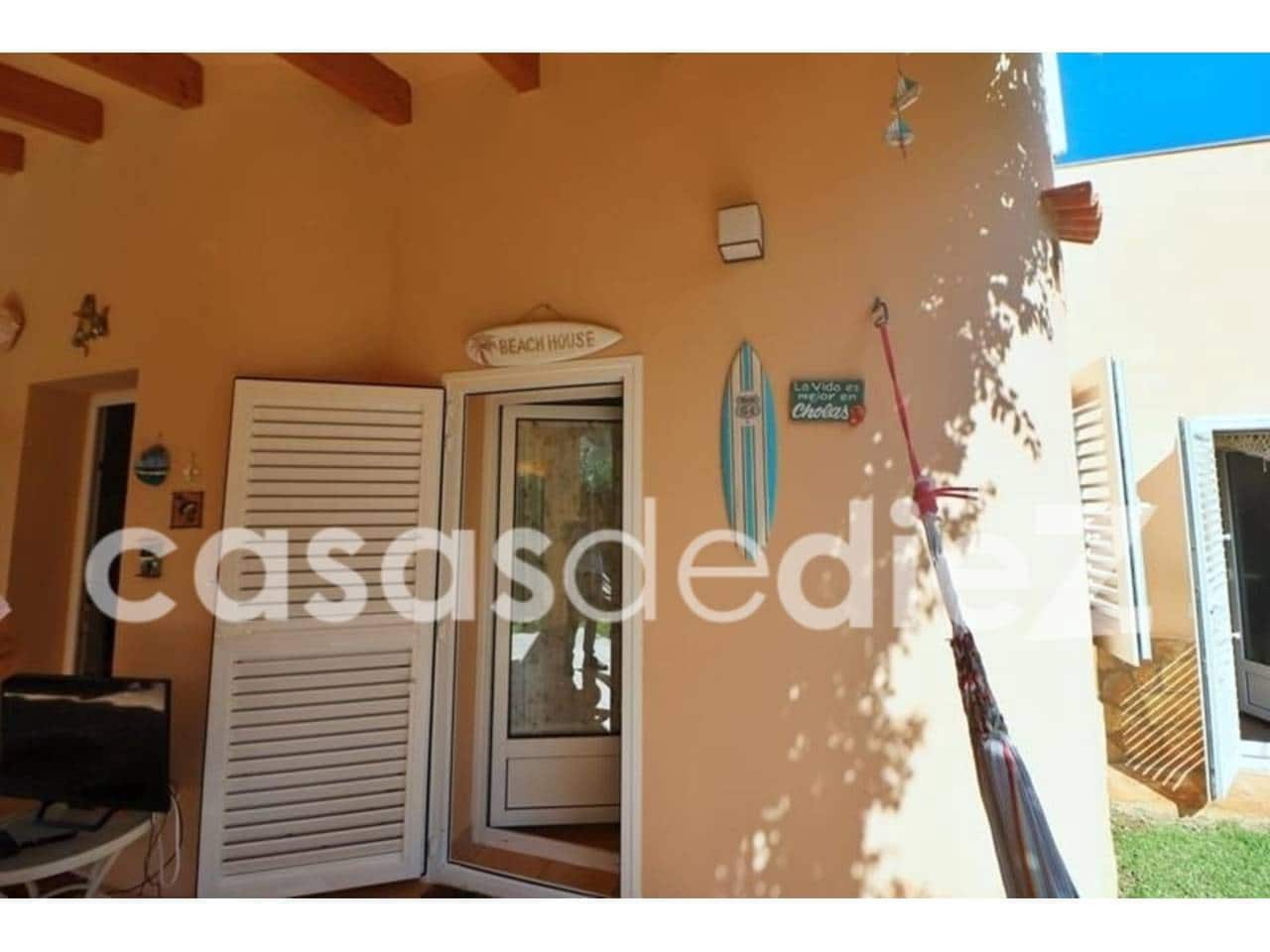 4 bedroom Villa for sale in Oliva Nova with pool garage - € 825,000 (Ref: 9425871)