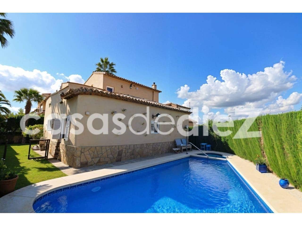 4 bedroom Villa for sale in Oliva Nova with pool garage - € 825,000 (Ref: 9425871)