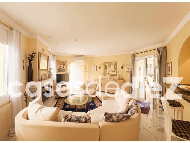 4 soverom Villa til salgs i Oliva Nova, Oliva med svømmebasseng garasje - € 939 000 (Ref: 9425872)