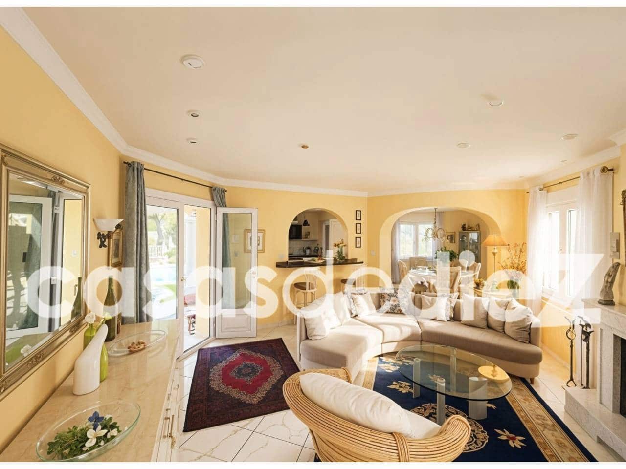 4 soverom Villa til salgs i Oliva Nova med svømmebasseng garasje - € 939 000 (Ref: 9425872)