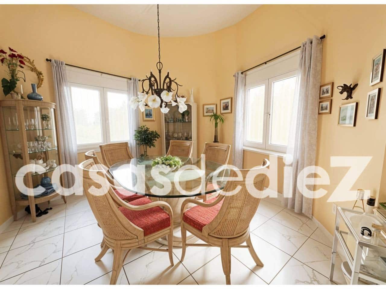 4 soverom Villa til salgs i Oliva Nova med svømmebasseng garasje - € 939 000 (Ref: 9425872)