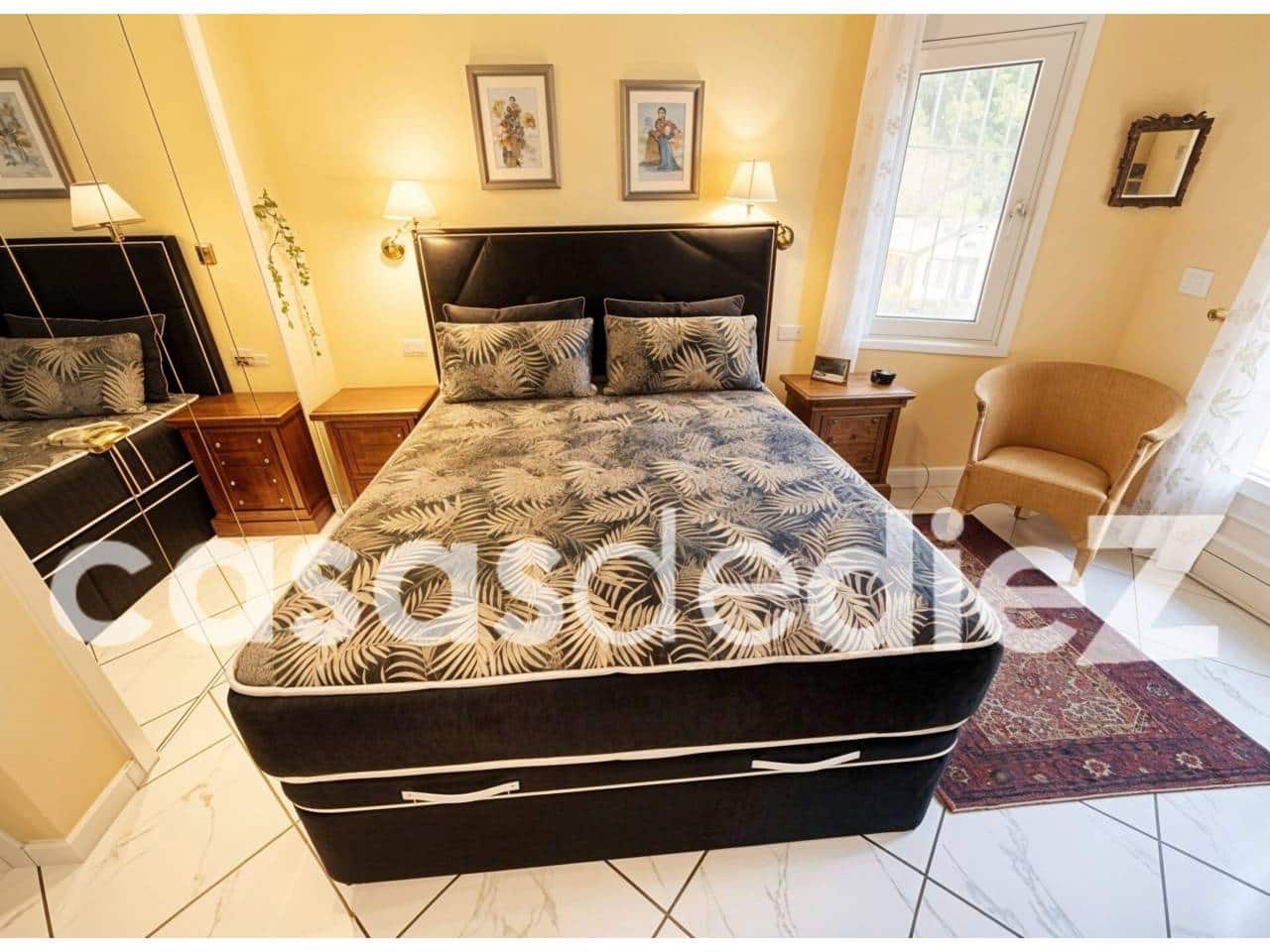 4 soverom Villa til salgs i Oliva Nova med svømmebasseng garasje - € 939 000 (Ref: 9425872)