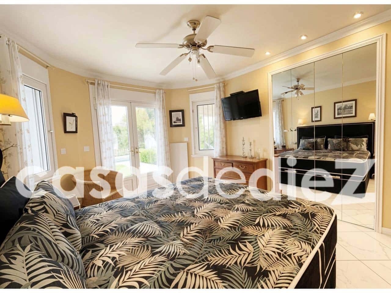 4 soverom Villa til salgs i Oliva Nova med svømmebasseng garasje - € 939 000 (Ref: 9425872)