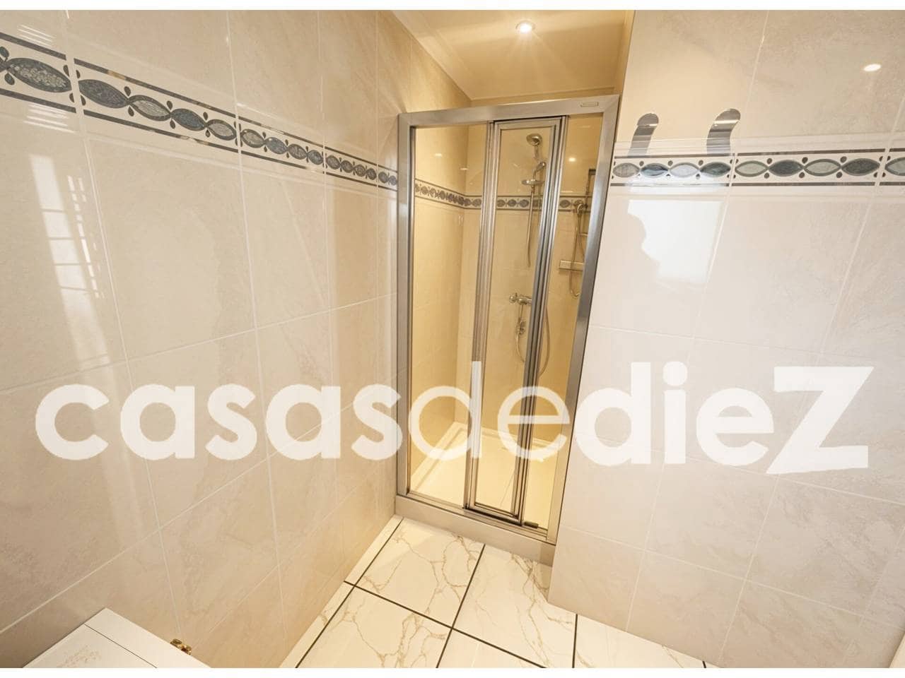 4 soverom Villa til salgs i Oliva Nova med svømmebasseng garasje - € 939 000 (Ref: 9425872)