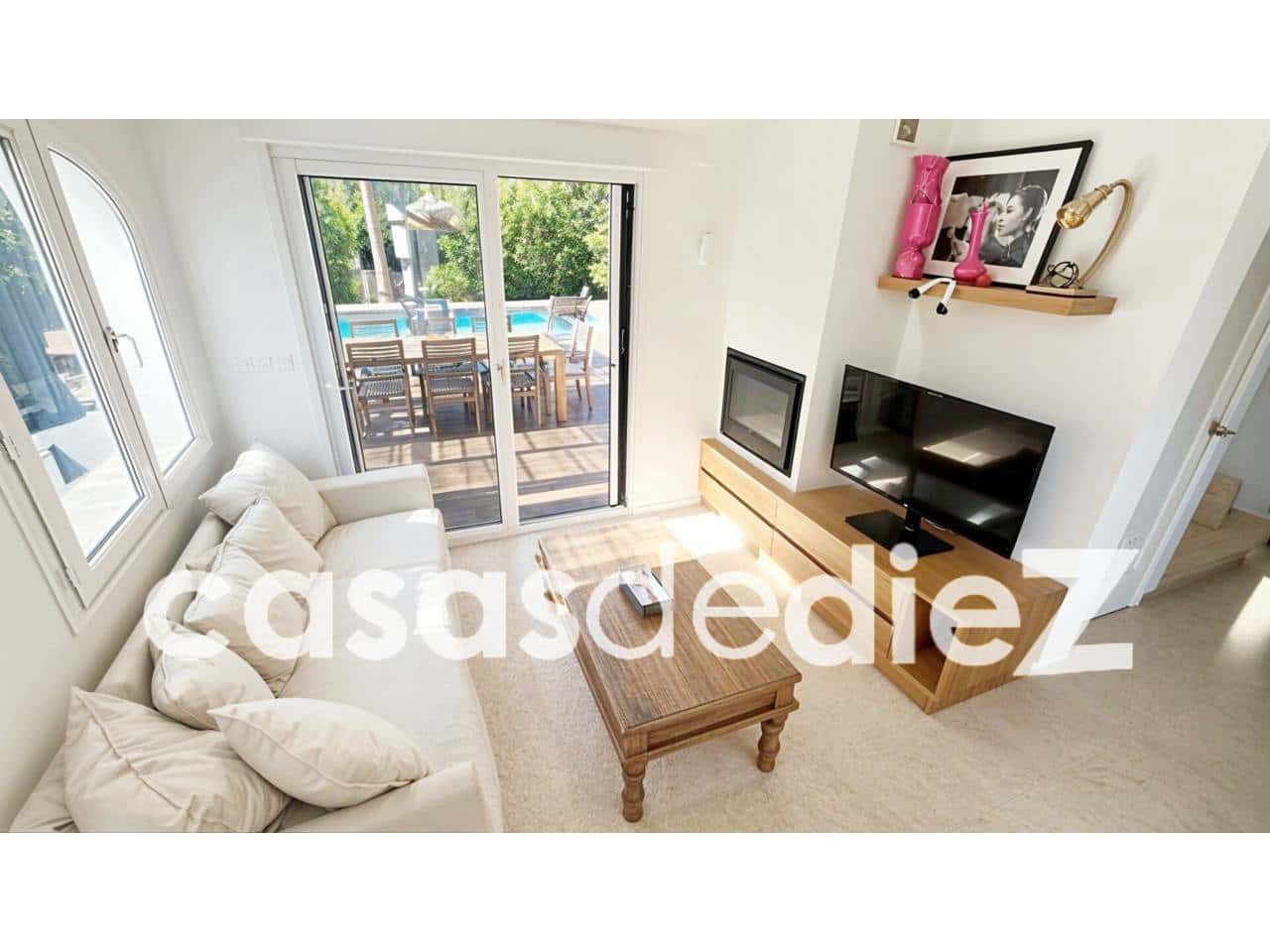 4 bedroom Villa for sale in Oliva Nova with pool garage - € 599,500 (Ref: 9425873)