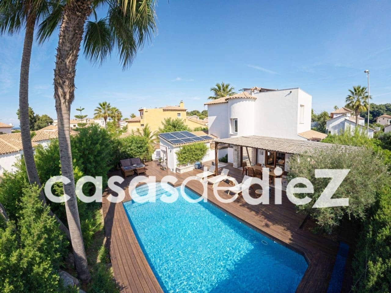 4 bedroom Villa for sale in Oliva Nova with pool garage - € 599,500 (Ref: 9425873)
