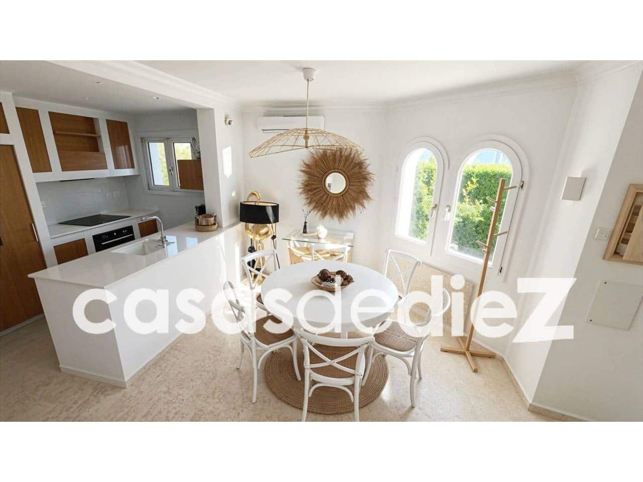 4 bedroom Villa for sale in Oliva Nova with pool garage - € 599,500 (Ref: 9425873)