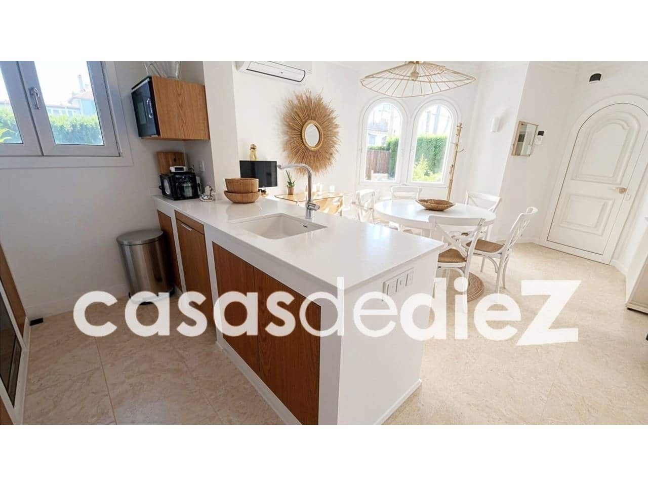 4 bedroom Villa for sale in Oliva Nova with pool garage - € 599,500 (Ref: 9425873)