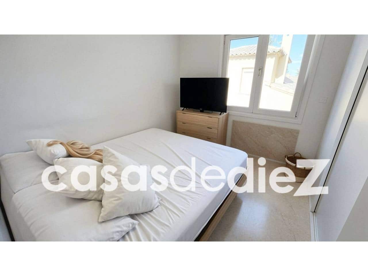 4 bedroom Villa for sale in Oliva Nova with pool garage - € 599,500 (Ref: 9425873)