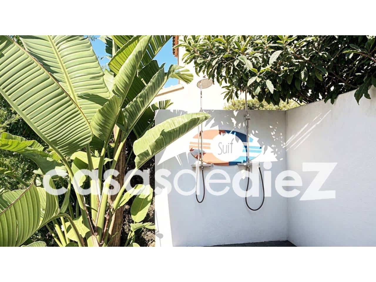 4 bedroom Villa for sale in Oliva Nova with pool garage - € 599,500 (Ref: 9425873)