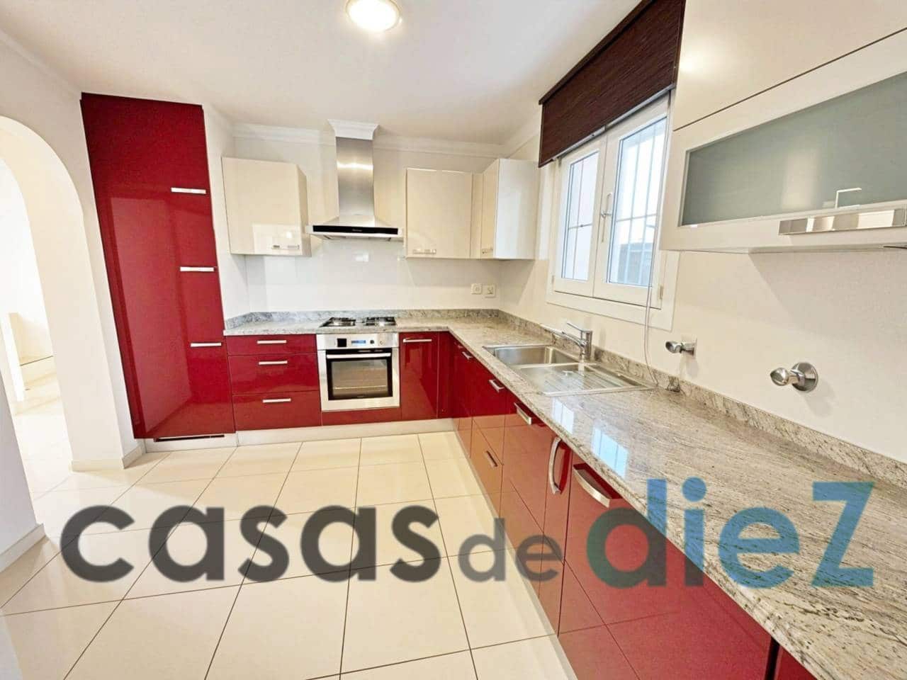 3 soverom Villa til salgs i Oliva Nova med svømmebasseng - € 950 000 (Ref: 9425874)