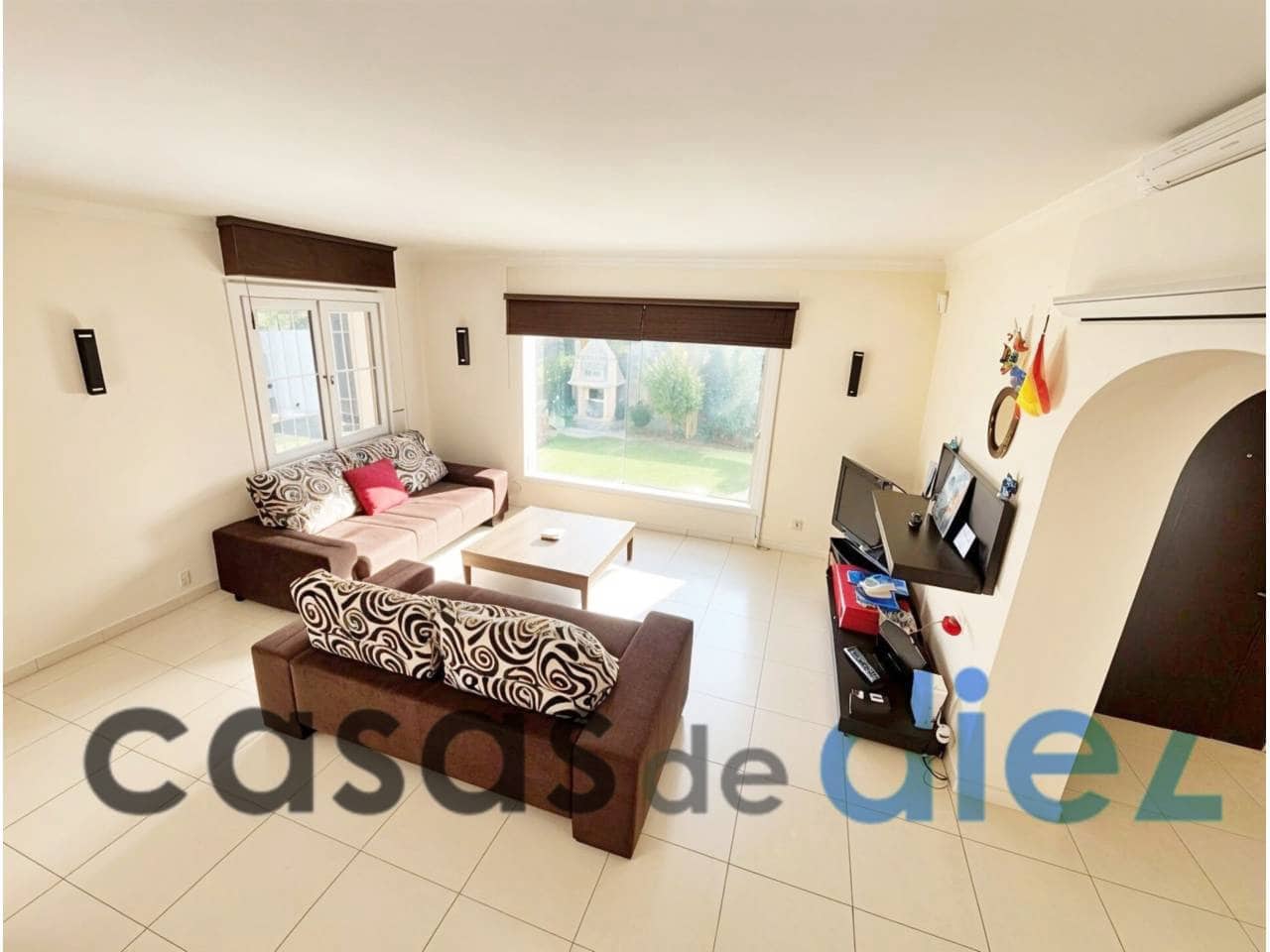 3 soverom Villa til salgs i Oliva Nova med svømmebasseng - € 950 000 (Ref: 9425874)