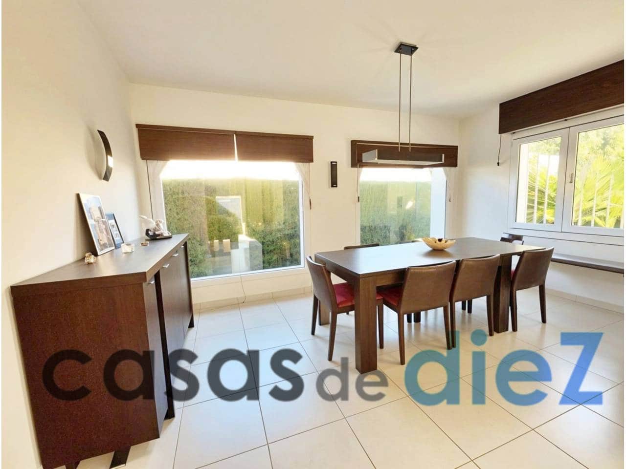 3 soverom Villa til salgs i Oliva Nova med svømmebasseng - € 950 000 (Ref: 9425874)