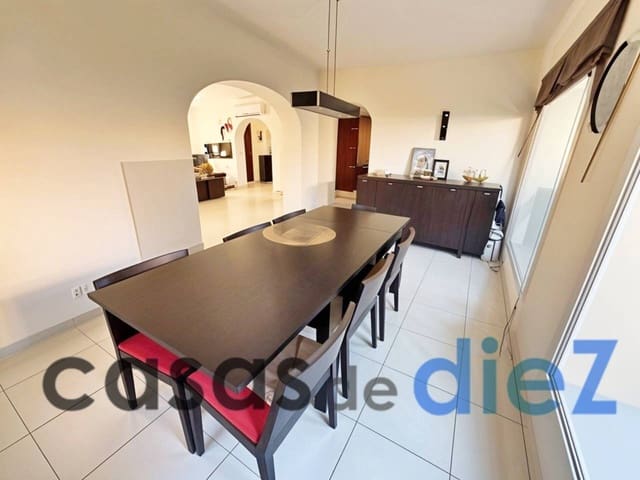 3 quarto Moradia para venda em Oliva Nova, Oliva com piscina - 950 000 € (Ref: 9425874)