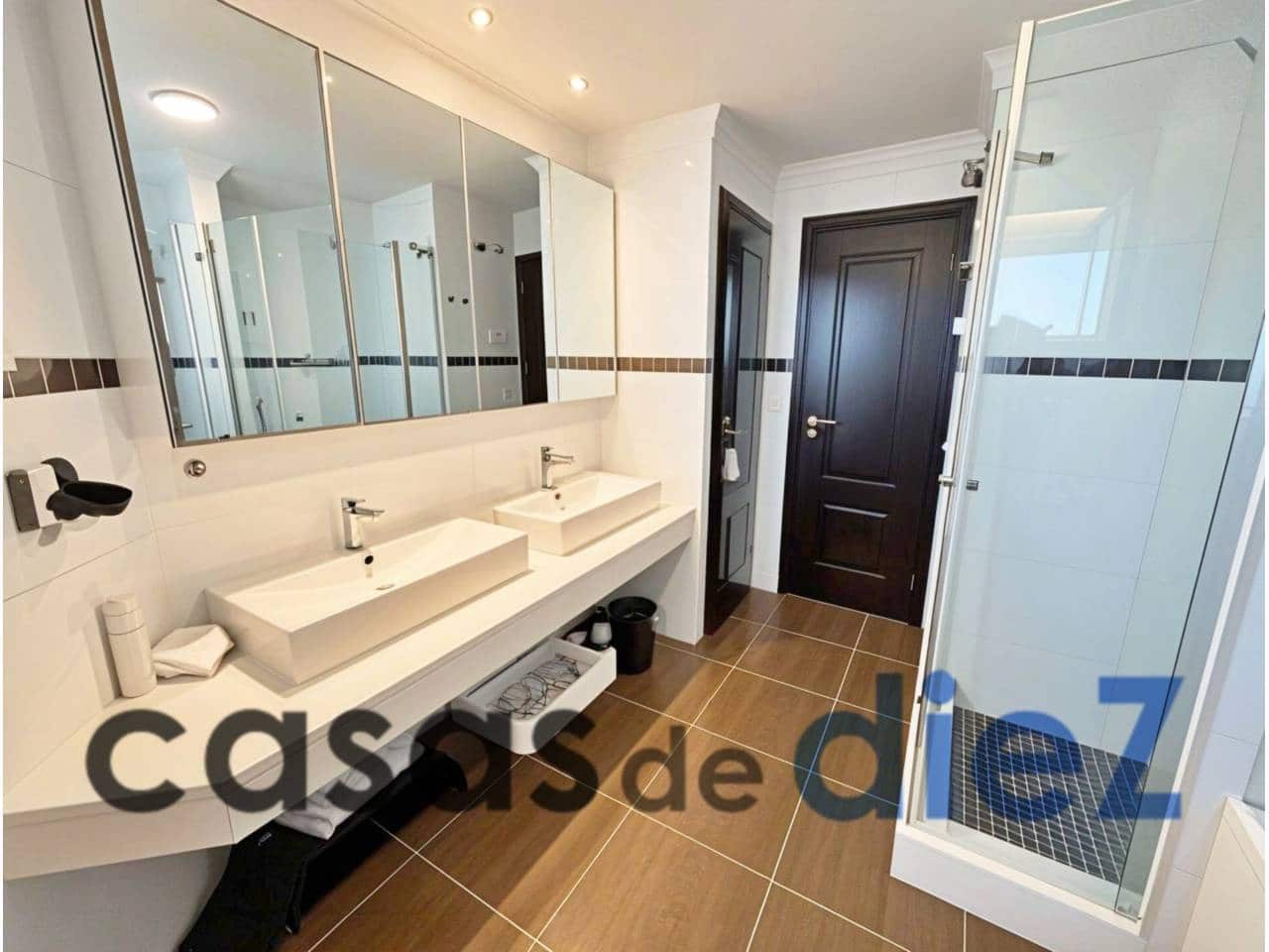 3 soverom Villa til salgs i Oliva Nova med svømmebasseng - € 950 000 (Ref: 9425874)