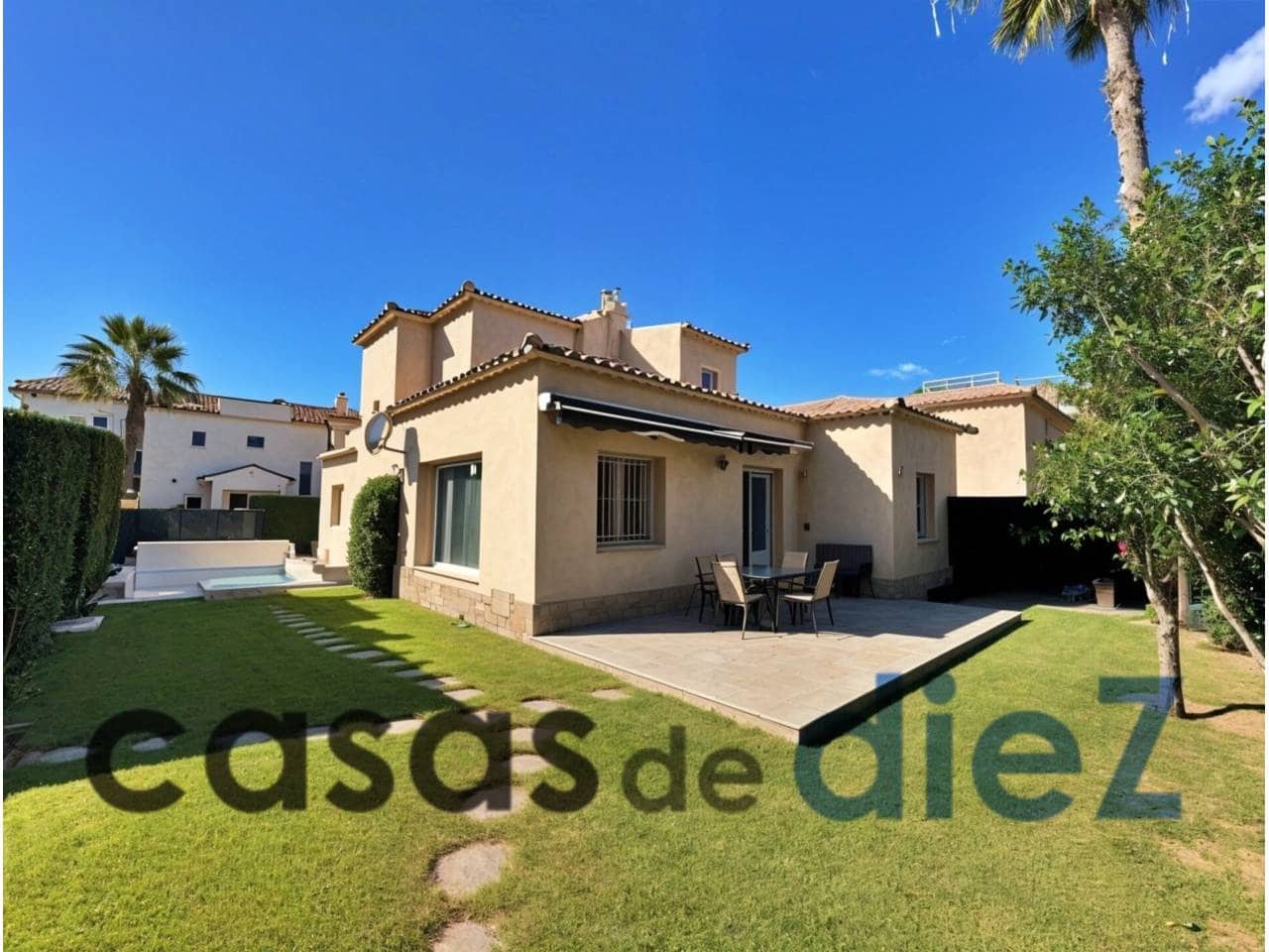 3 soverom Villa til salgs i Oliva Nova med svømmebasseng - € 950 000 (Ref: 9425874)