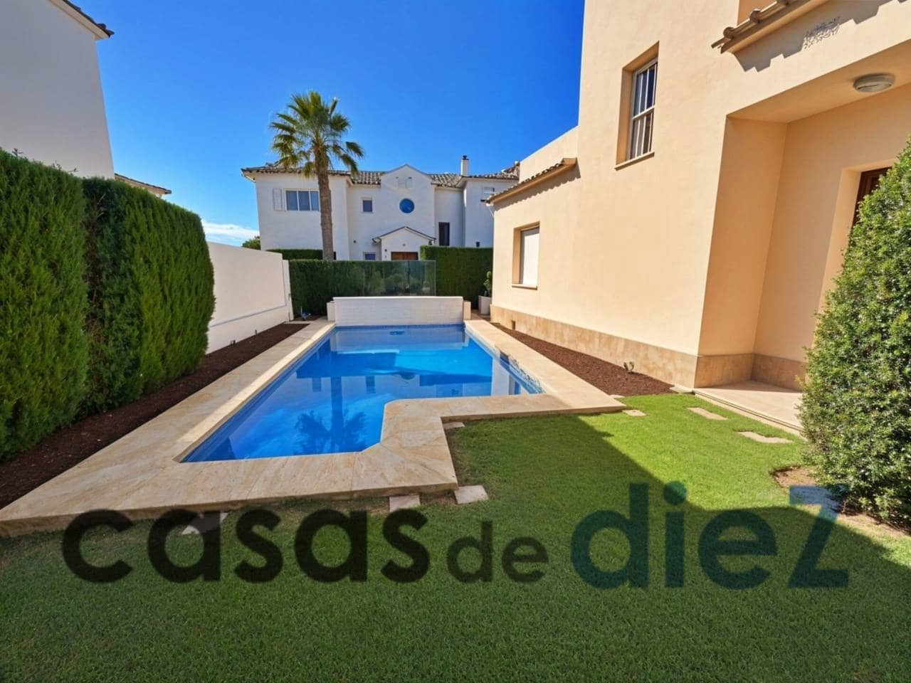 3 soverom Villa til salgs i Oliva Nova med svømmebasseng - € 950 000 (Ref: 9425874)